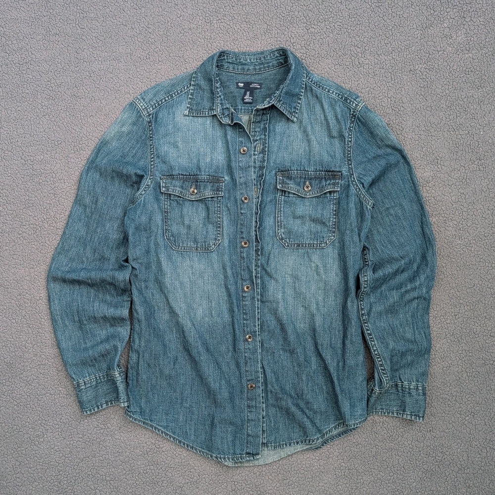 Gap Classic Fit Denim Shirt Mens Small Blue Long Sleeve Cotton Button Down